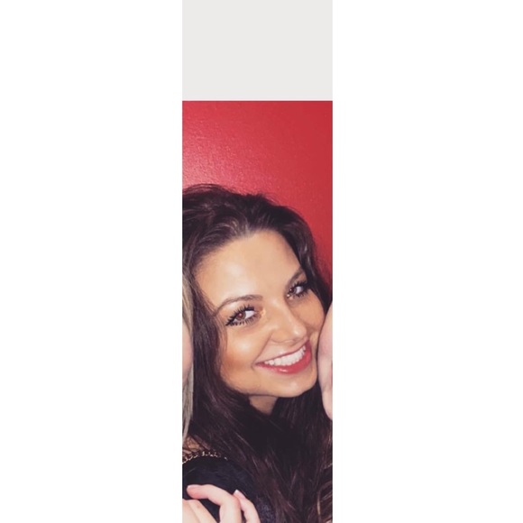 Meet your Posher, Addison - Picture 1 of 1